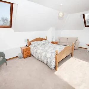 The At Seaway's, Sleeps 11 + Holiday home